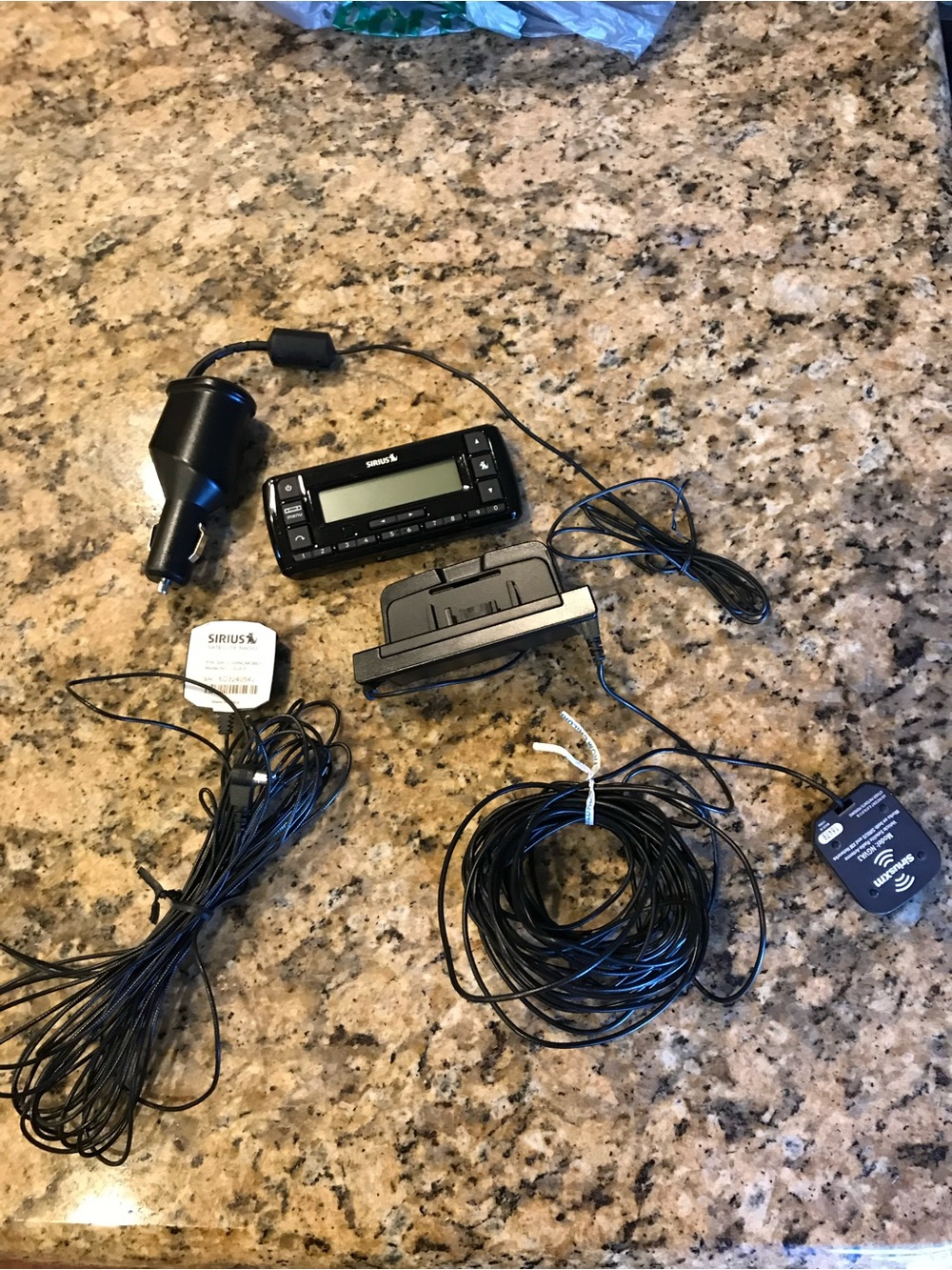 Sirius radio - Black In-Car Satellite Radio Receiver with Accessories